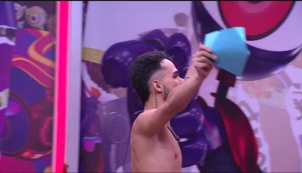 João Gabriel no quarto 