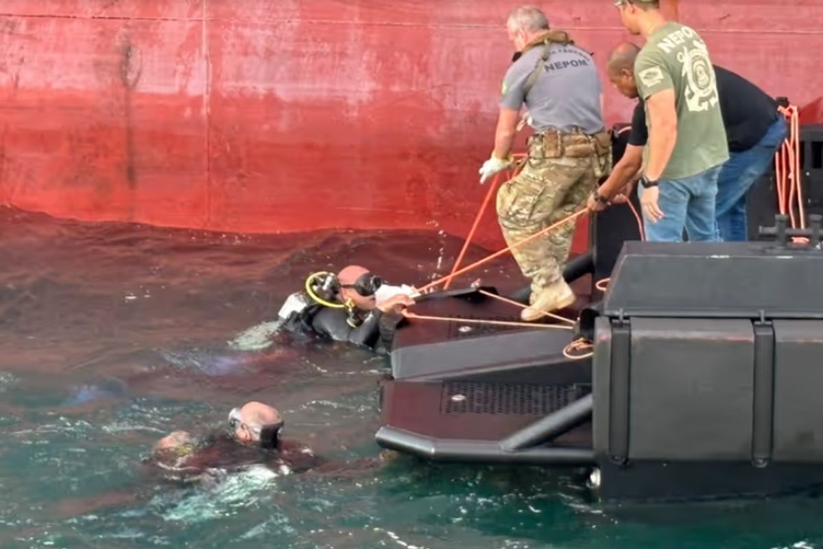 Pol&iacute;cia localiza droga em navio. Foto: Divulga&ccedil;&atilde;o