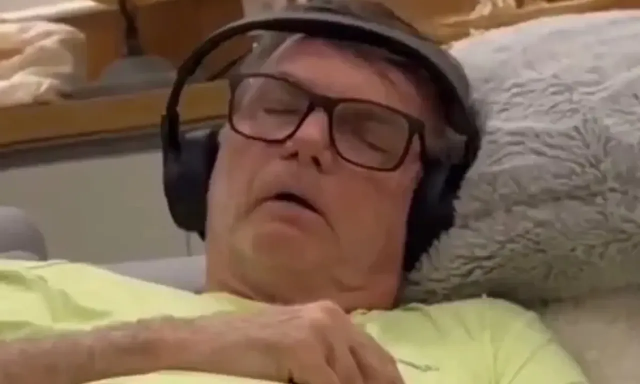 Com a melhora nos marcadores de infec&ccedil;&atilde;o, Bolsonaro foi transferido para a unidade semi-intensiva.