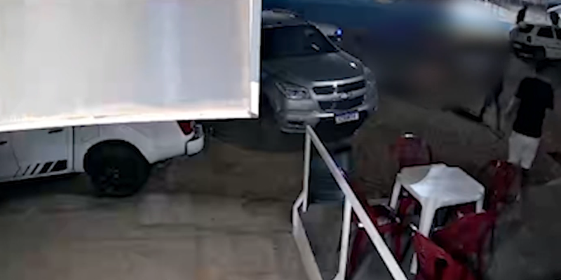 Imagem da discussão/Fotos tiradas do vídeo das câmeras de segurança