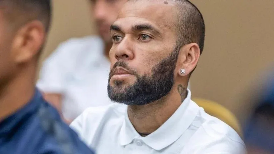 Em liberdade, Daniel Alves dá primeira entrevista após ser condenado por estupro na Espanha