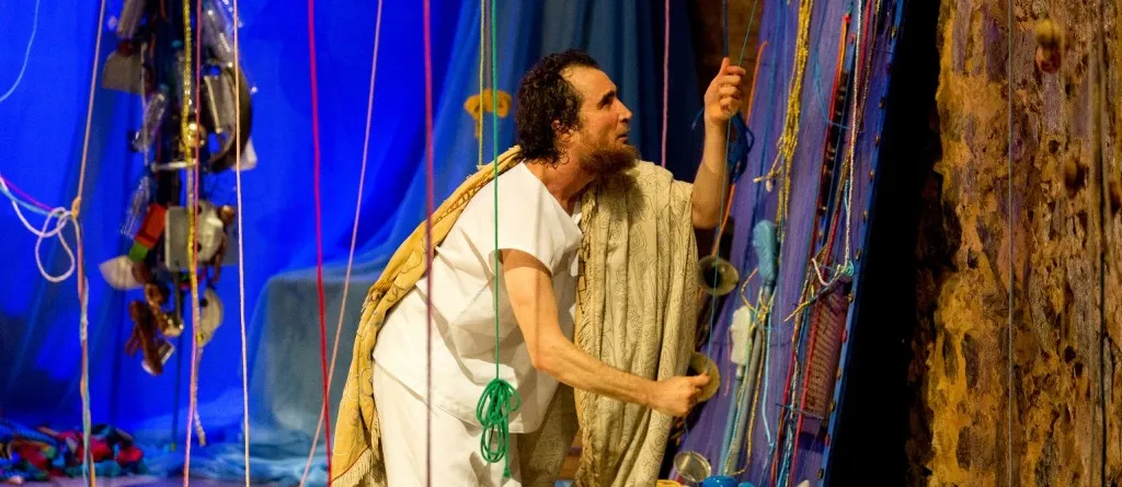 Estreia nacional do espetáculo Bispo no Teatro Vila Velha em Salvador
