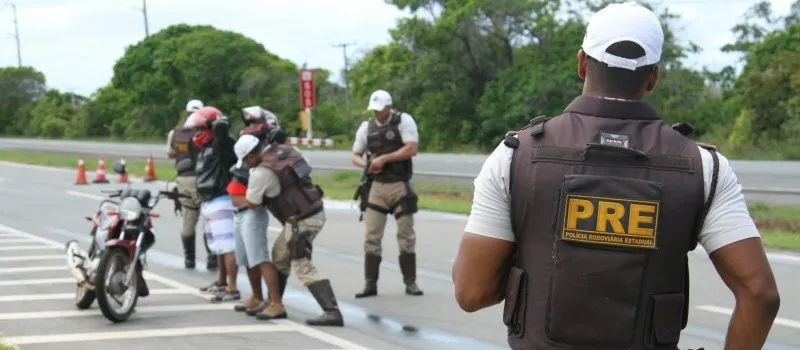 FERIADÃO: 59 motoristas são autuados e mais 200 multados durante operação na Linha Verde