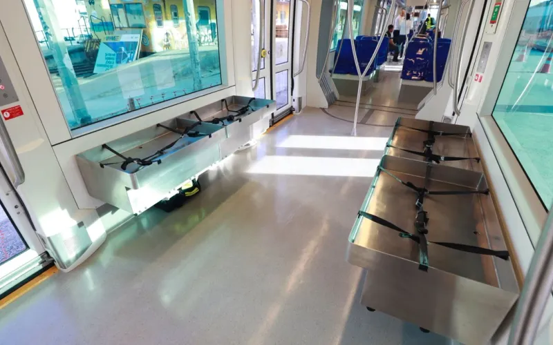 A dificuldade dos pescadores de Salvador em transportar sua mercadoria no transporte p&uacute;blico (&ocirc;nibus e metr&ocirc;) &eacute; um problema hist&oacute;rico que envolve normas de higiene, espa&ccedil;o e resist&ecirc;ncia cultural/Cr&eacute;dito: Feij&atilde;o Almeida/GOVBA