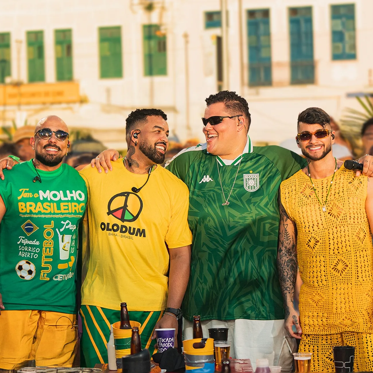 Menos é Mais e Thiaguinho se apresentam em Praia do Forte; ingressos à venda