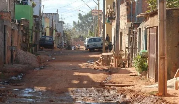Auxílio emergencial reduziu a pobreza em 23%, diz estudo; Nordeste teve a maior queda do país