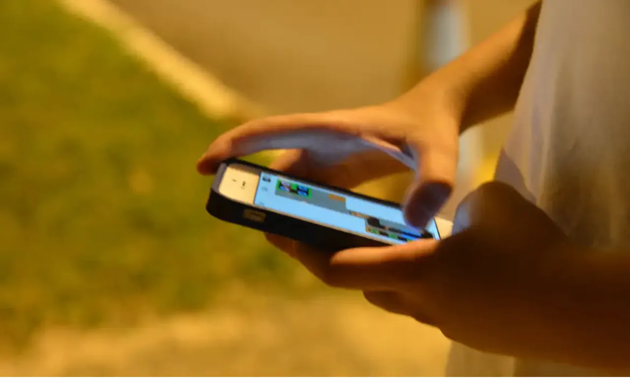 Jovem estupra irmão de 5 anos e grava cena para desafios na internet