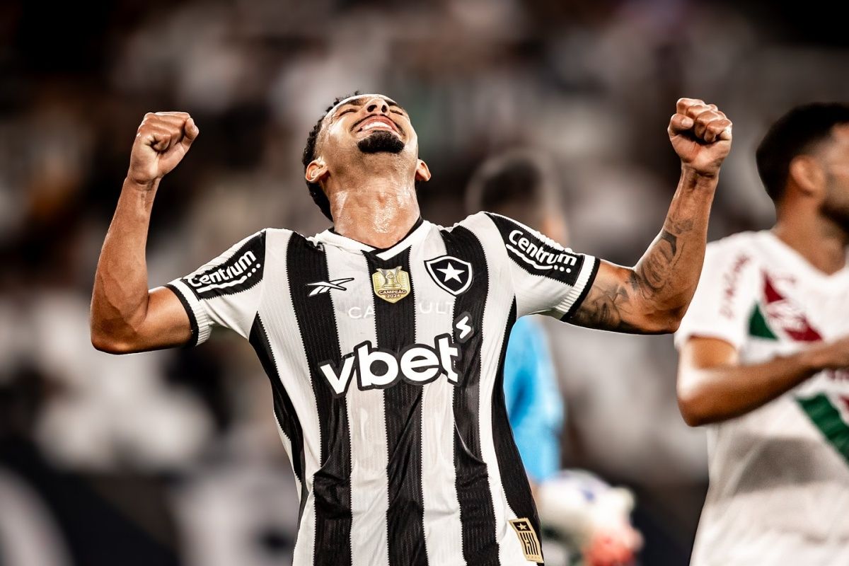 Vitinho, lateral do Botafogo, é a terceira mudança na lista de convocados da Seleção Brasileira. Foto: Botafogo