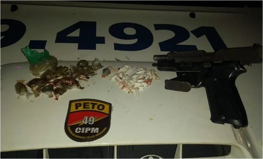 Suspeito morre em troca de tiros com PM; armas e veículo são recuperados