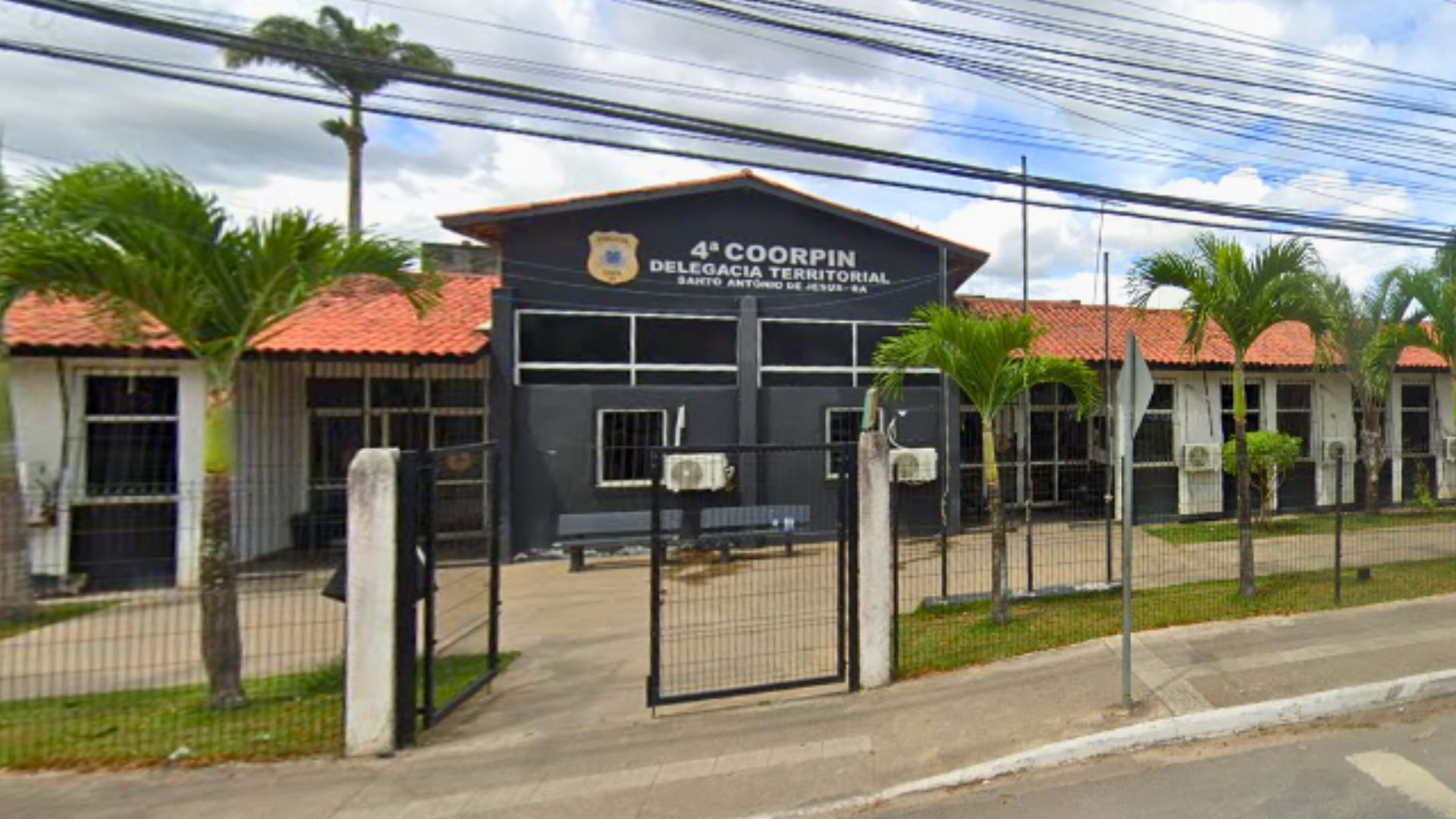 Corpos das vítimas de ataque a tiros em bar foram levados para o IML de Santo Antônio de Jesus | Google Street View