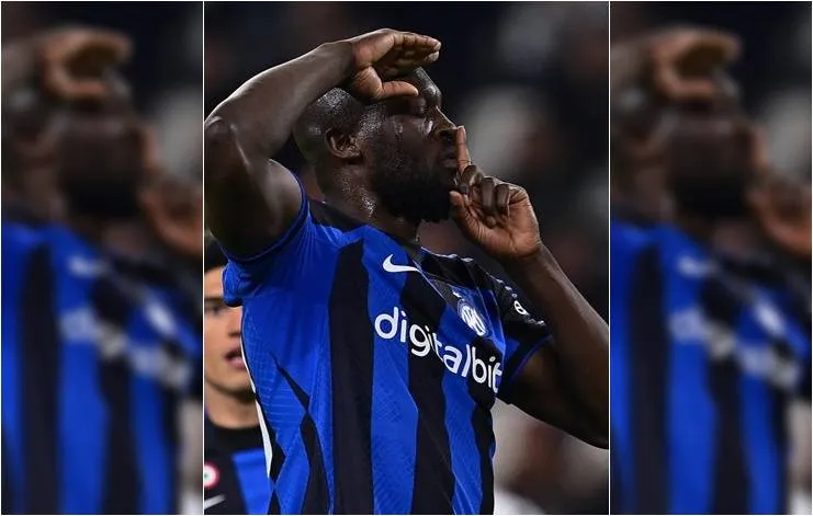 Após sofrer racismo em jogo, Lukaku protesta e é expulso; jogadores se solidarizam