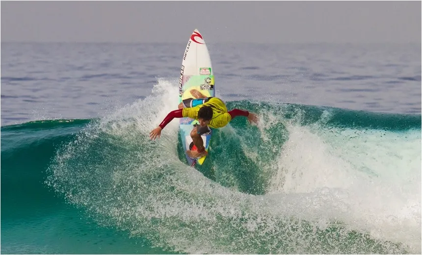Gabriel Medina é campeão da etapa sul-africana do mundial de surfe