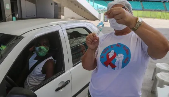 Aplicação da primeira dose da vacina contra Covid-19 volta a ser suspensa em Salvador; confira a programação desta quinta-feira