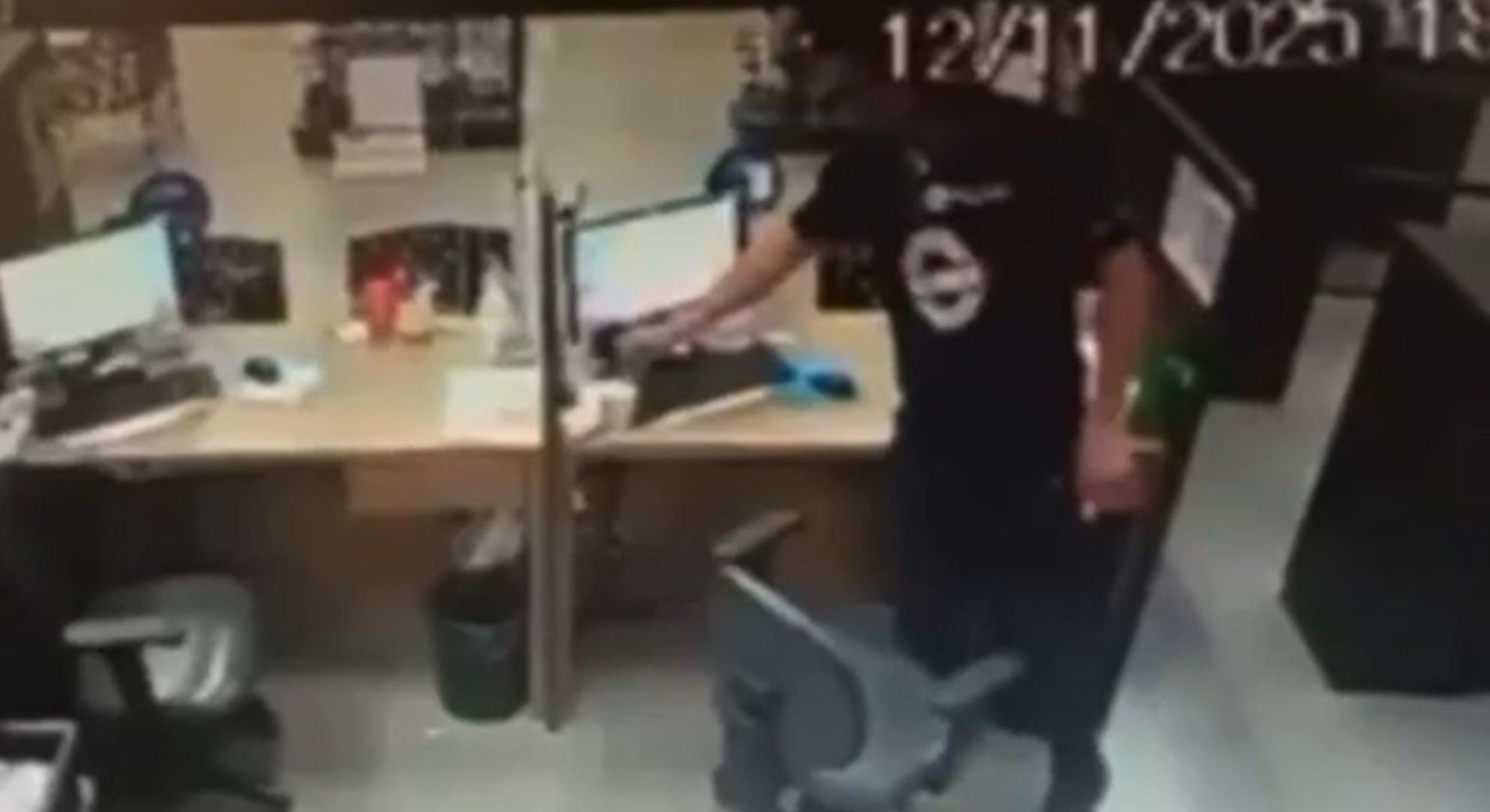 Homem é preso após colocar sêmen no sorvete da colega de trabalho. Foto: reprodução