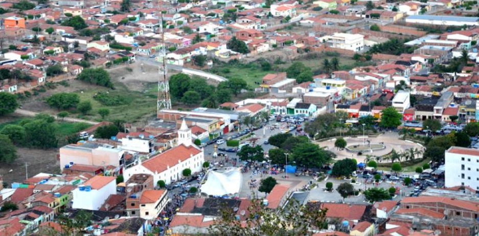 Dois homens foram presos nesta segunda-feira (22) durante uma opera&ccedil;&atilde;o da Pol&iacute;cia Civil que investiga um homic&iacute;dio ocorrido na zona rural de Monte Santo. | reprodu&ccedil;&atilde;o: Prefeitura de Monte Santo