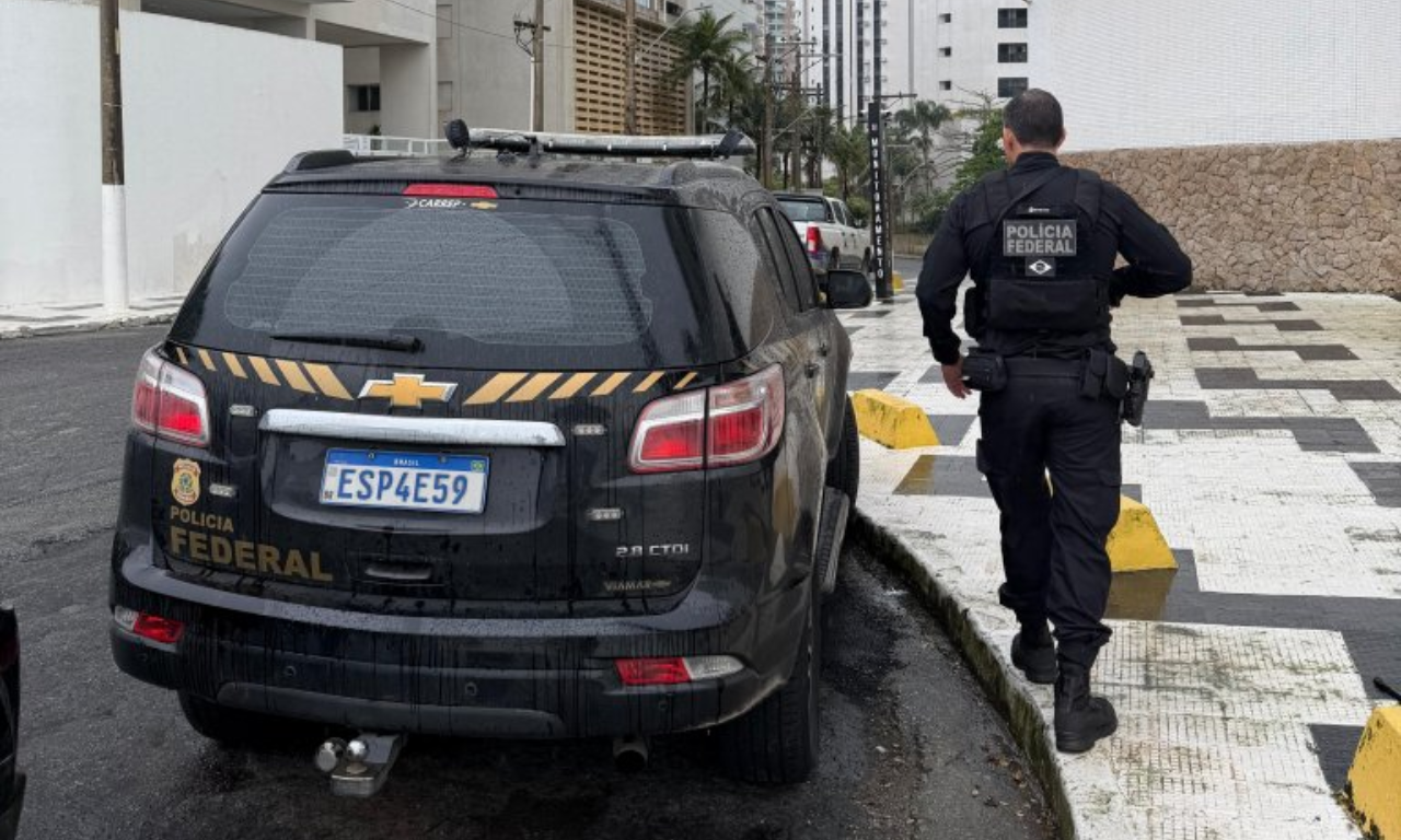 PF cumpre mandados em Salvador contra grupo suspeito de tráfico e determina bloqueio de R$ 10 milhões. Foto: Divulgação | PF