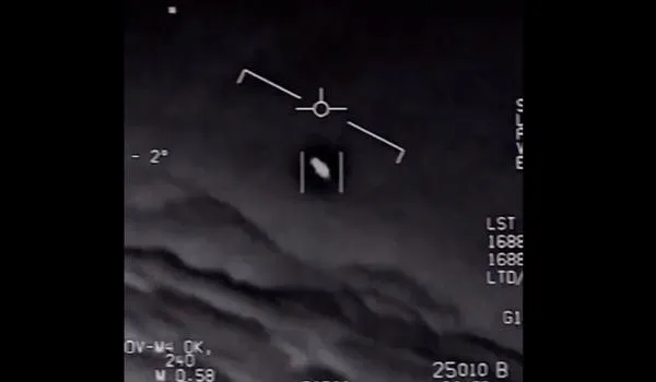 OVNIs aparecem em filmagens feitas por oficiais da Marinha dos Estados Unidos; assista
