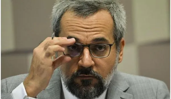 Ministro da Educação chama integrantes do STF de "filhos da pu**", sustenta colunista 