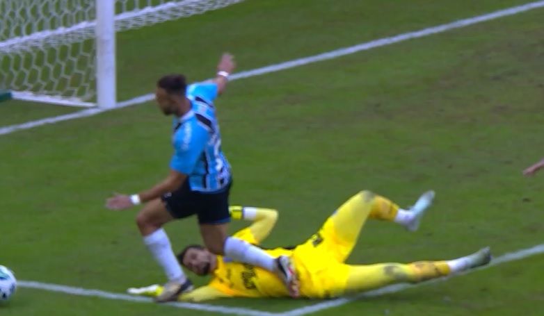 Com pênalti olêmico, Grêmio vence o Bahia. Foto: Reprodução | Vídeo