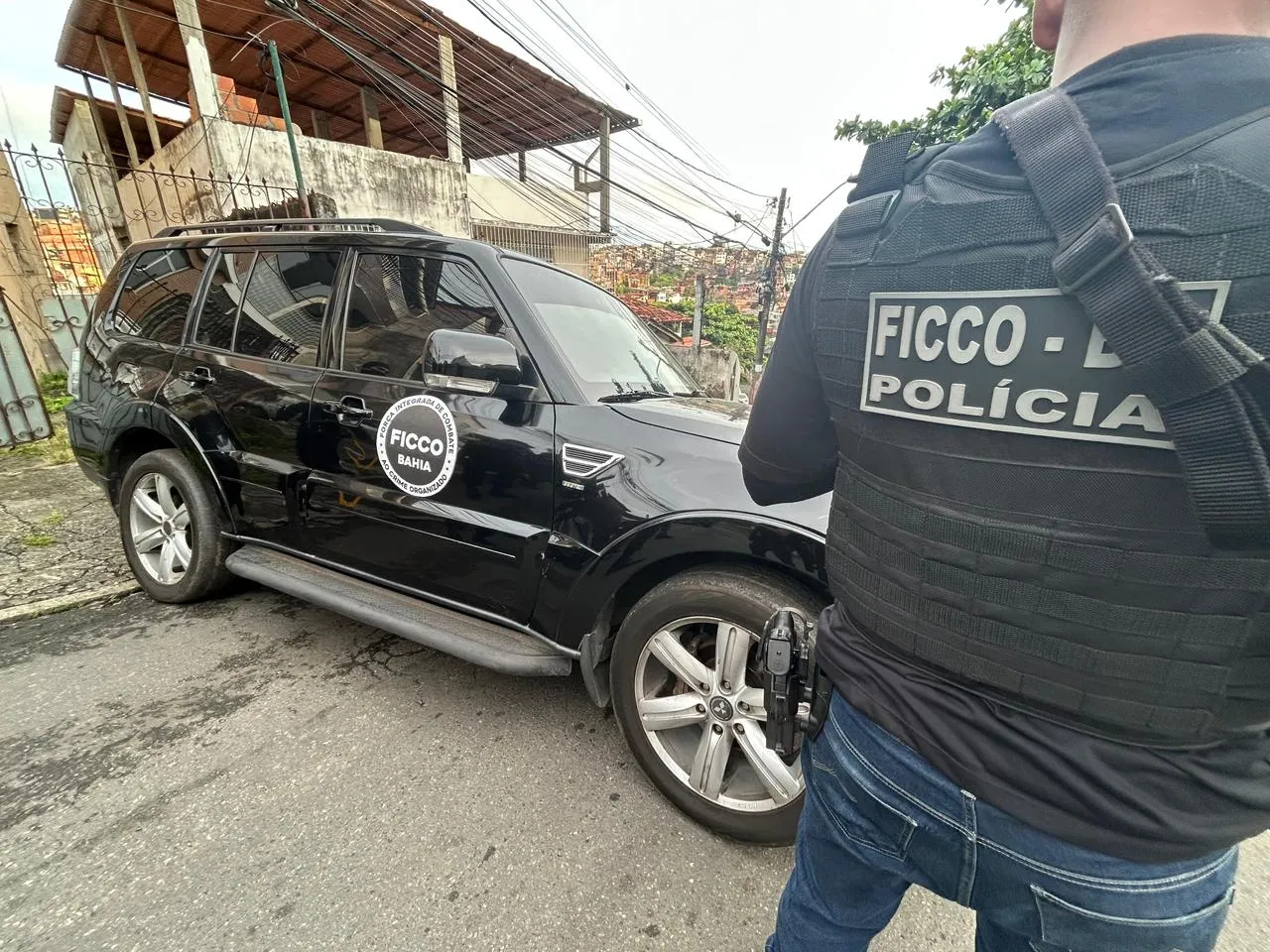 Traficante é preso dentro de imóvel em bairro nobre de Salvador 