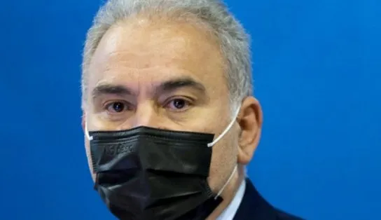 Na contramão do presidente, Ministro da Saúde vacina crianças e pede aos pais que levem seus filhos para serem imunizados contra Covid-19