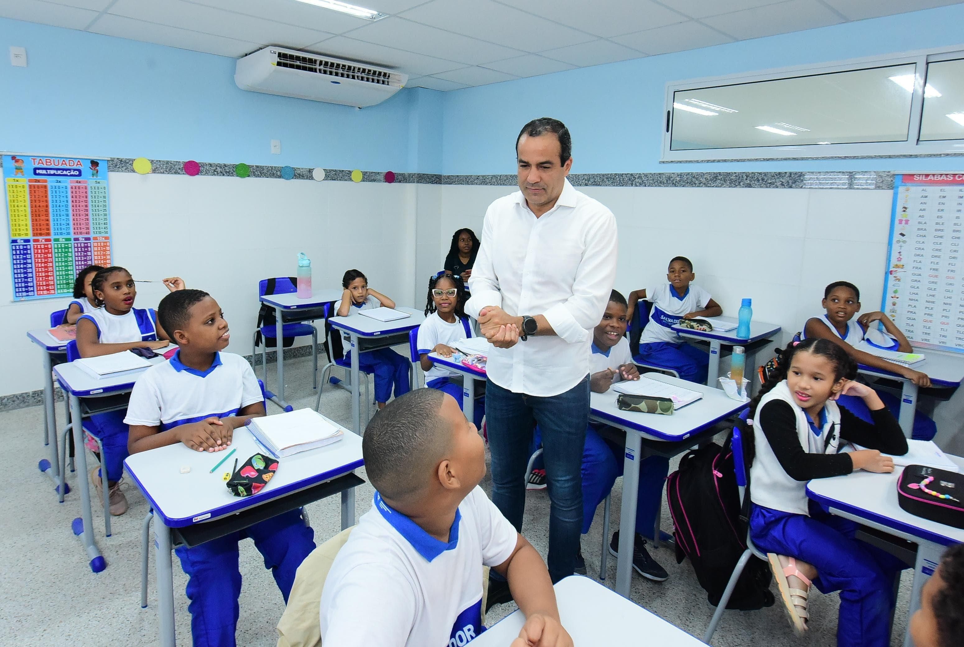 Mais de 130 mil alunos são impactados por greve dos professores em Salvador | Foto: Valter Pontes/Secom