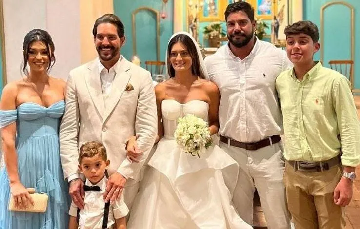 Felipe Pezzoni se casa em Trancoso com 'Ave Maria' interpretada por Elba Ramalho