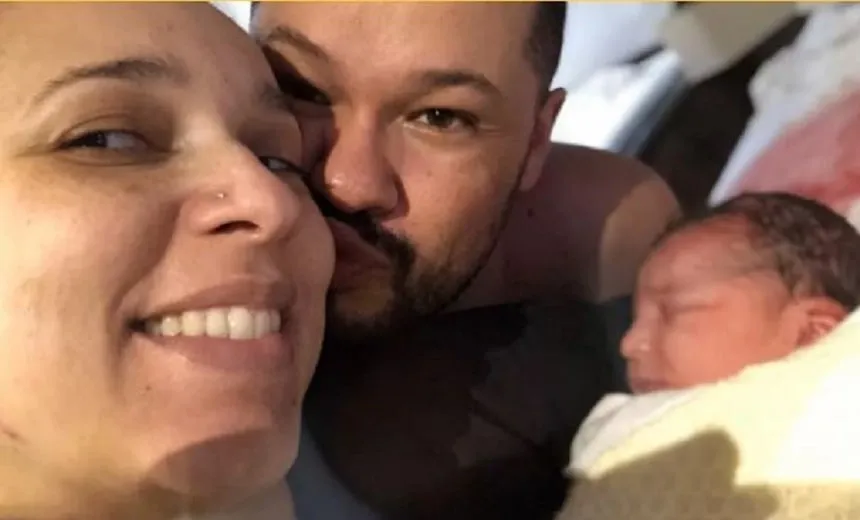 Bebê nasce em motel e pais são multados por ?orgia? em São Paulo; entenda