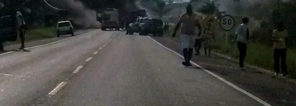 Manifestação que teve ônibus queimado é encerrada na Bahia, diz PRF
