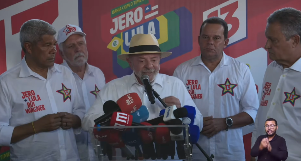 Presidente Lula Participa De Caminhada No Bairro Da Liberdade, Em Salvador, Durante Visita À Bahia