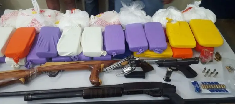 Empresários suspeitos de lavarem R$ 21 milhões são presos com 30 quilos de cocaína