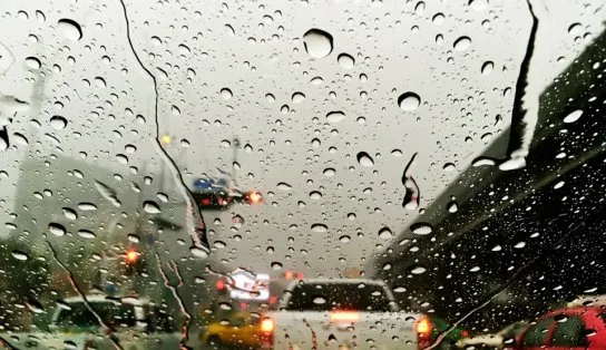 Bahia recebe alertas amarelo e laranja para chuvas e ventos de até 100 km/h