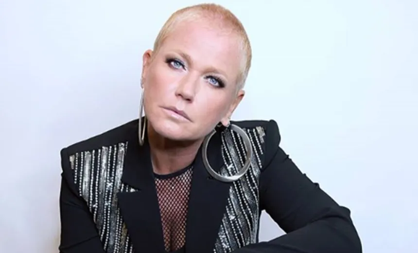 Xuxa doa pensão militar recebida por morte do pai a madrasta