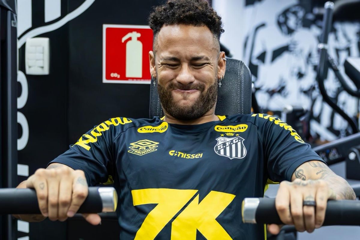 Neymar faz cirurgia no joelho esquerdo; veja tempo de recupera&ccedil;&atilde;o. Foto: Raul Baretta/Santos