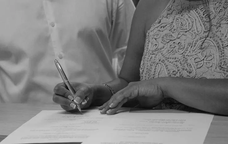 Casamento coletivo movimenta periferia de Salvador no Dia dos Namorados