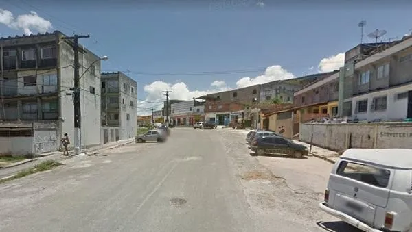 Técnicos da Embasa encontram ligação clandestina que abastecia 32 apartamentos em Simões Filho