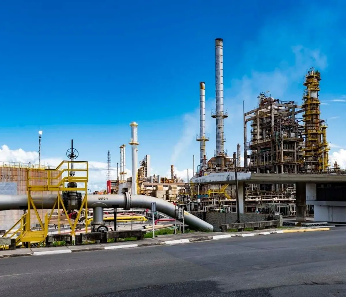 Refinaria reduz pre&ccedil;o da gasolina e do diesel para as distribuidoras em julho.|