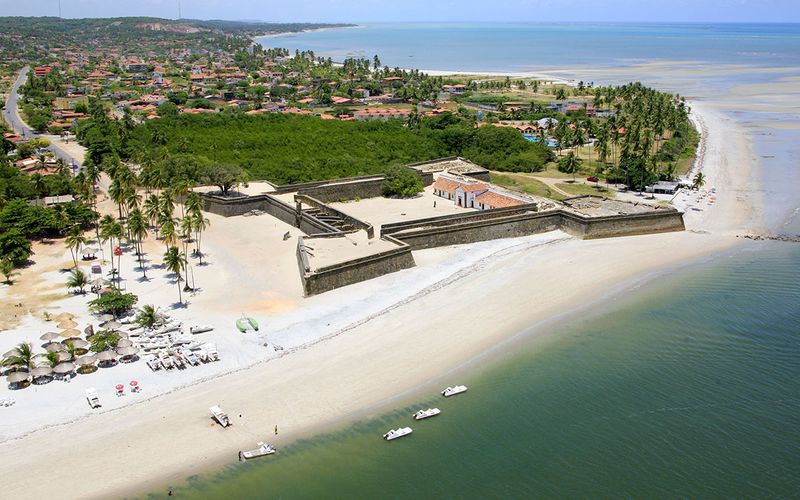 A Ilha de Itamaracá é, simultaneamente, uma ilha costeira é um município do estado de Pernambuco, localizado no litoral norte, a cerca de 40 km da capital, Recife/Foto: Reprodução