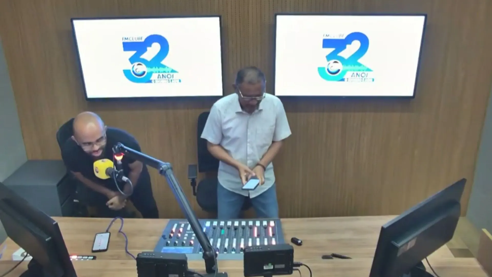 Rato invadiu estúdio