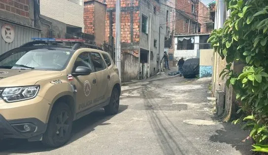 Homem é executado no bairro de Pernambués; testemunhas relatam "bonde armado" 