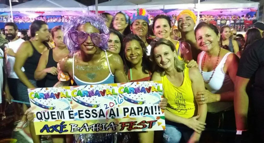 “QUEM É ESSA AÍ, PAPAI?” Foliões contrariam Ivete e deixam de lado ciúmes no Carnaval: “aqui ele não se cria”