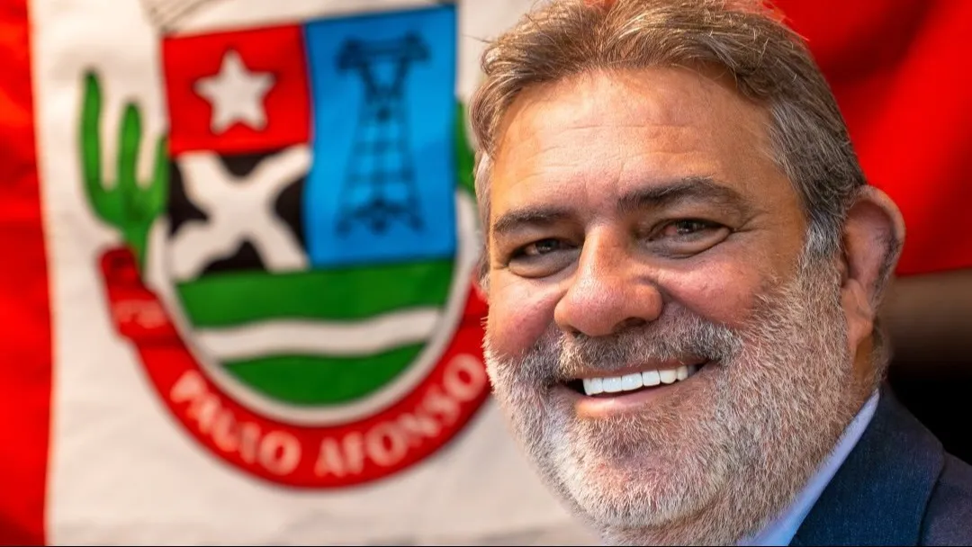 Vereador de Paulo Afonso promete ‘pau, cacete e chibata’ a secretária
