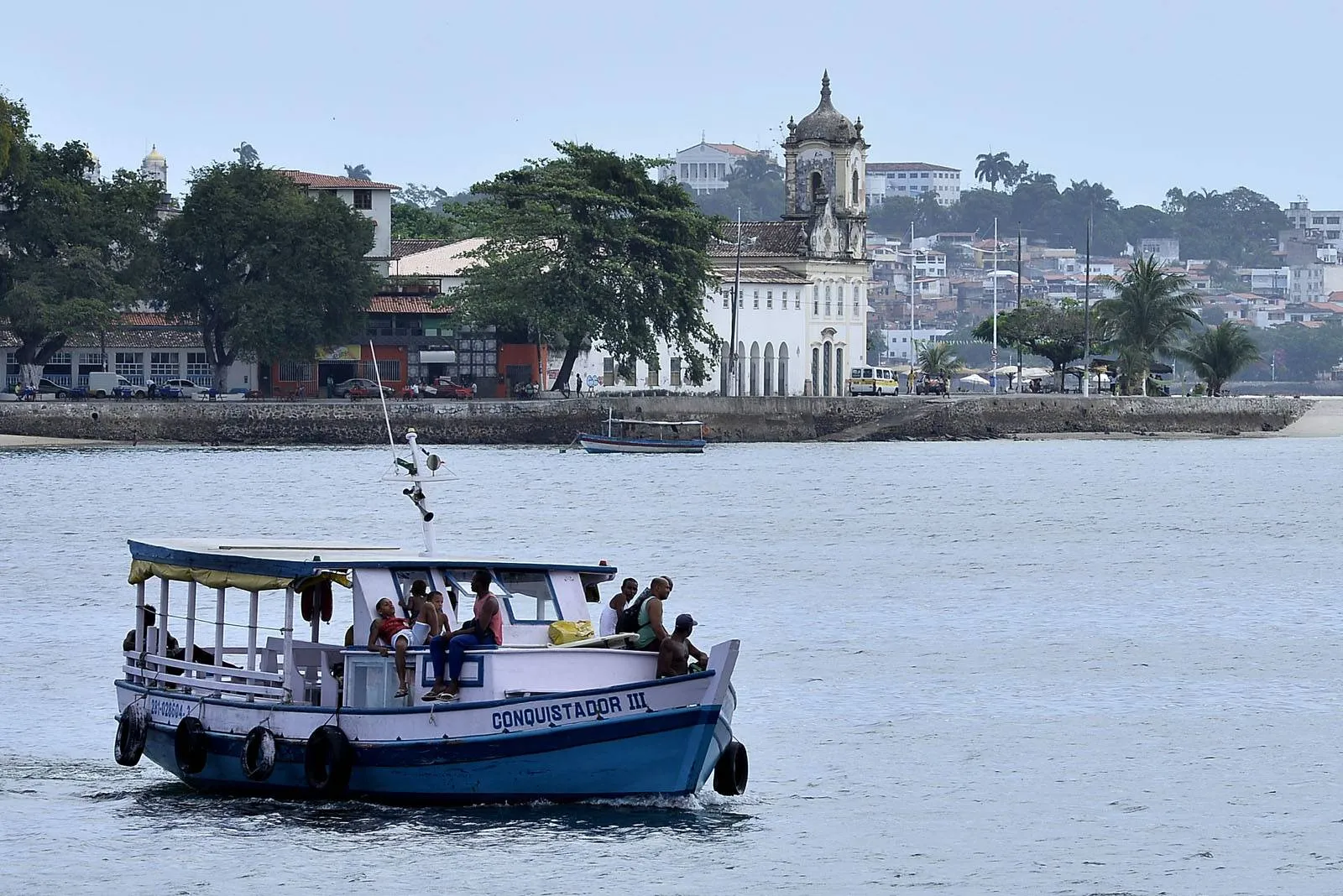 Travessia Salvador-Mar Grande garante saídas de meia em meia hora