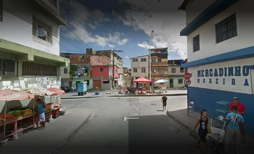 Incêndios atingem duas casas em Salvador na manhã desta quarta-feira