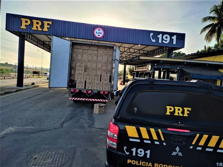 No smoking: carga com 275 mil maços de cigarro é apreendida