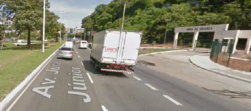 ACIDENTE GRAVE: Homem morre após colidir em poste na Avenida Juracy Magalhães