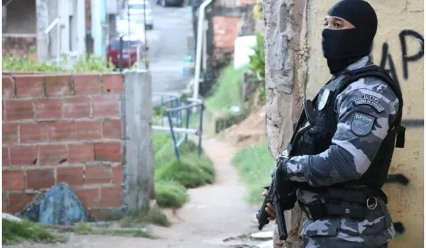 Megaoperação contra o CV em Salvador já tem quatro mortos e pelo menos sete presos, aponta balanço da SSP