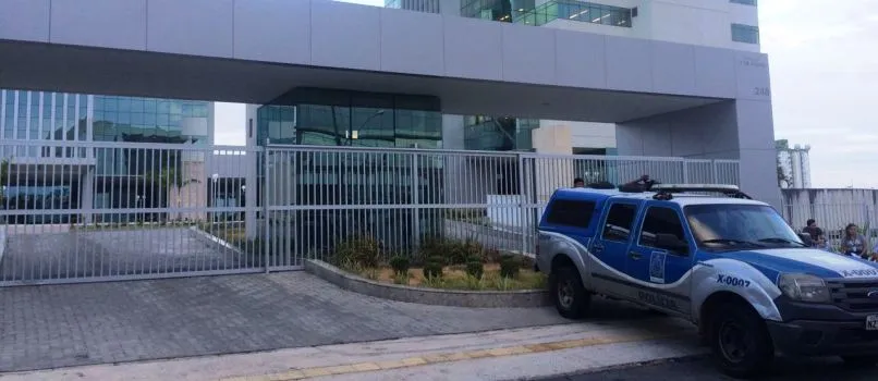 Com acompanhamento psicológico, funcionários da Caixa voltam a prédio nesta segunda