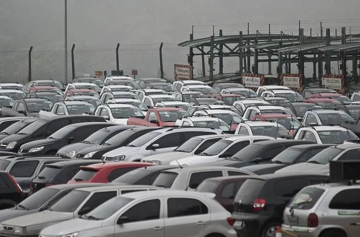 Governo anuncia medidas para estimular compra de carros populares; saiba mais