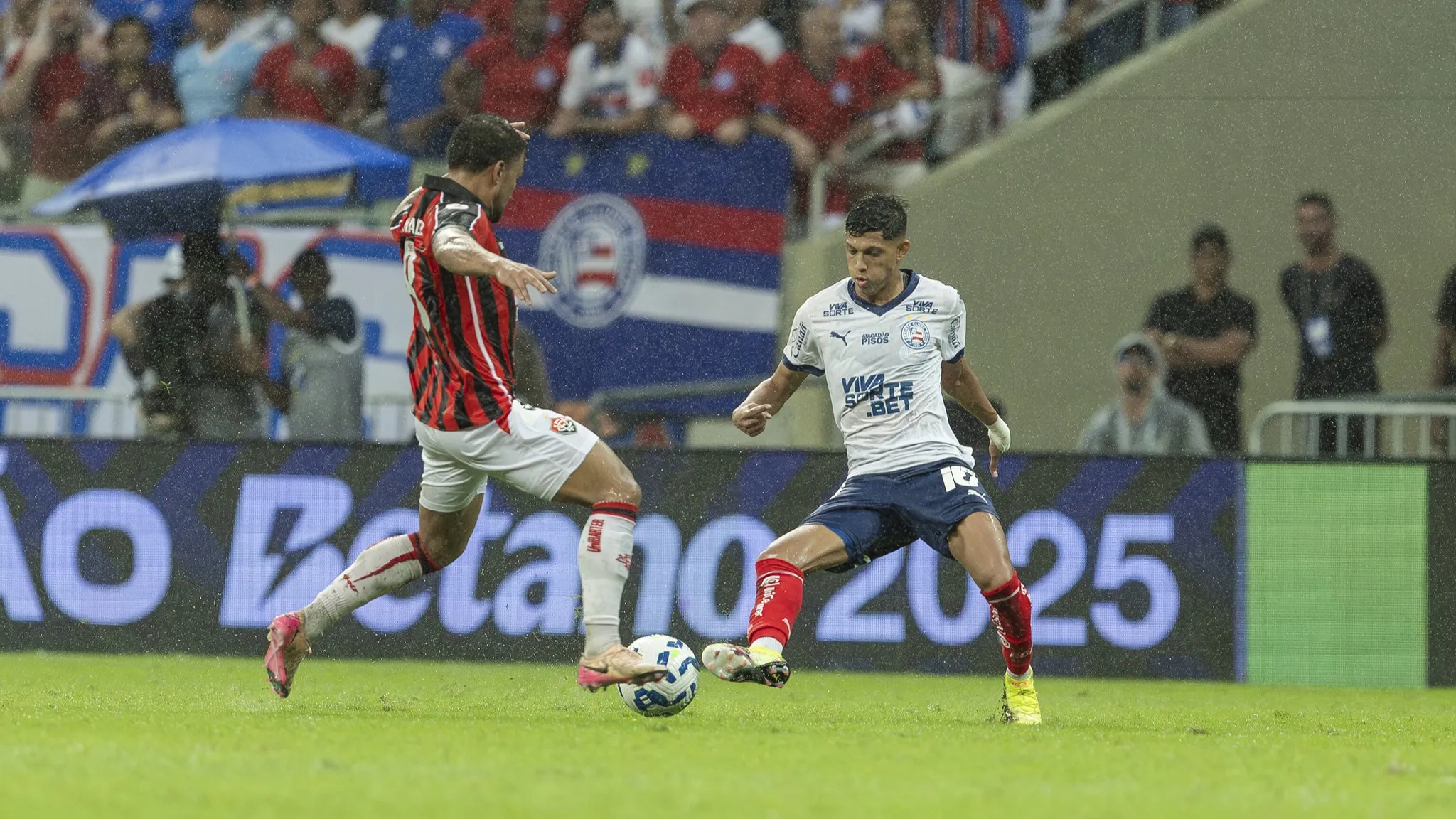 Enquete: Ba-Vi da final do Baianão 2026 deve ter torcida mista? Vote!